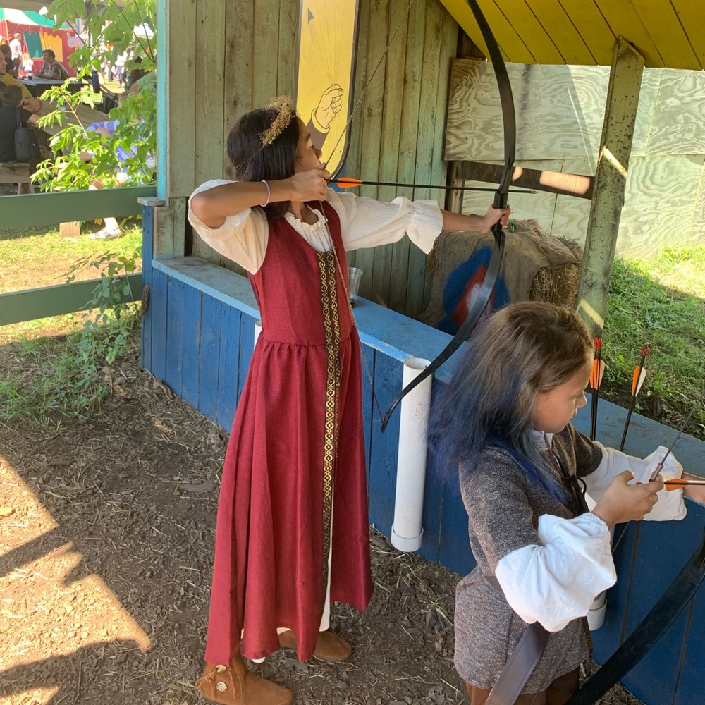 Halloween Renaissance Costume - Picture 2 of 2